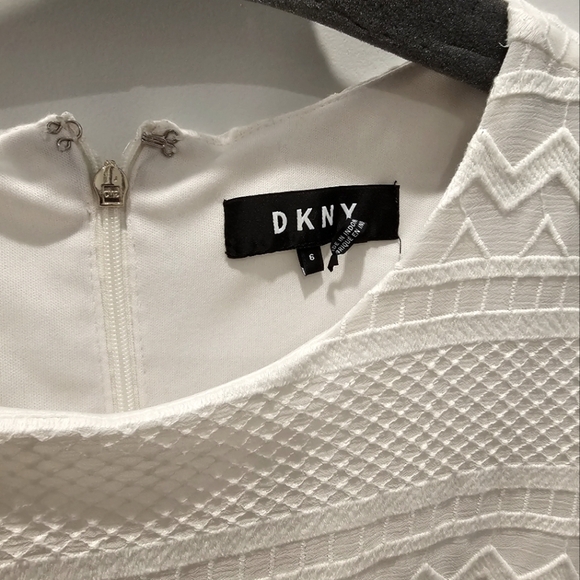 DKNY Cream Lace Lined Shift Sleeveless Dress Back Zip Size 6 - Picture 9 of 13